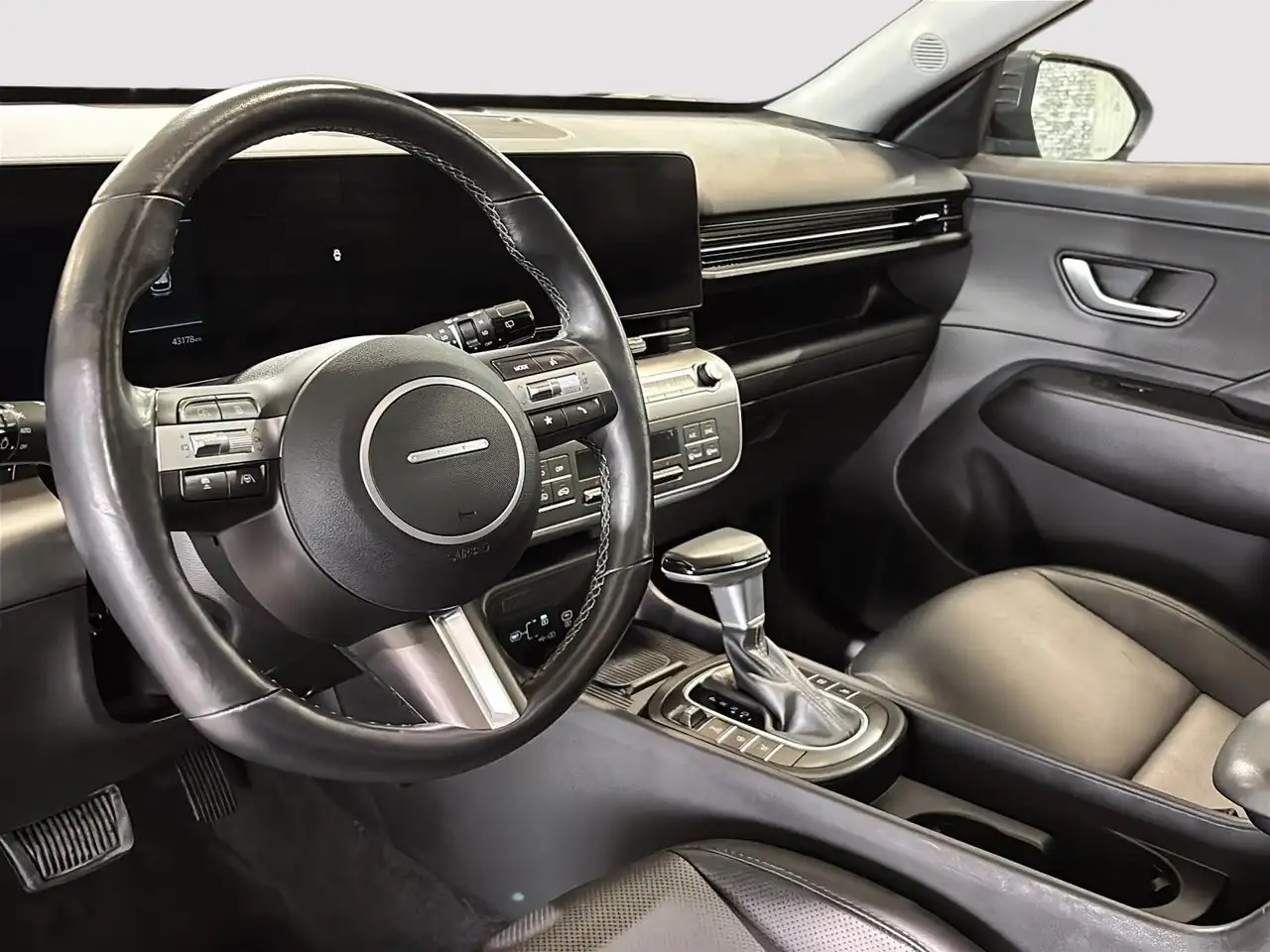 Hyundai KONA снимка Hyundai KONA