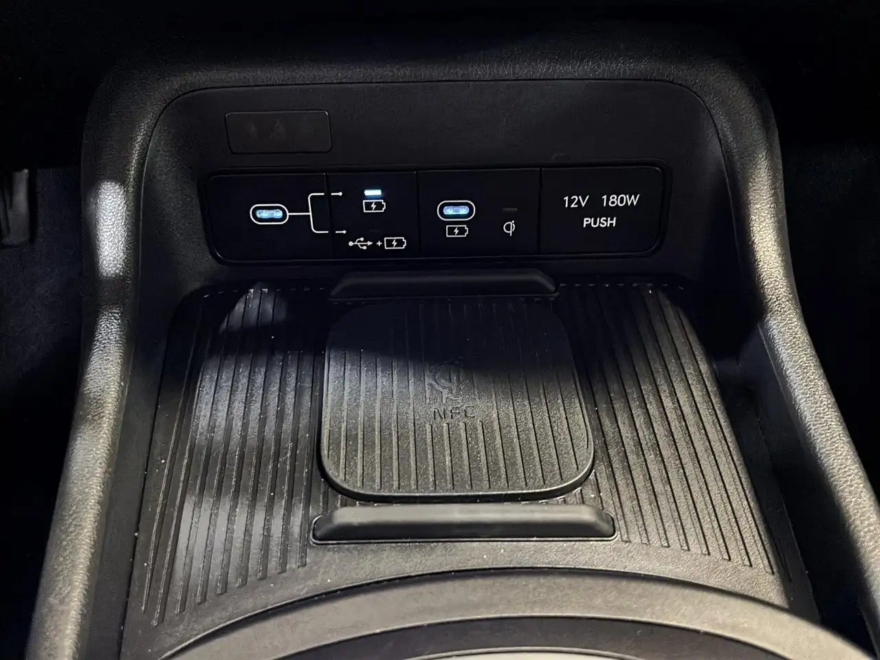 Hyundai KONA снимка Hyundai KONA