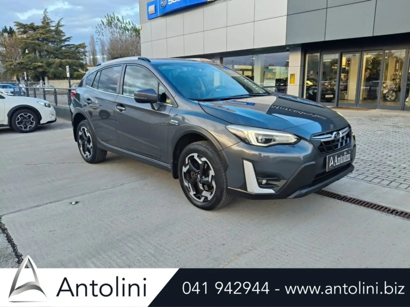 Subaru XV 2.0i e-Boxer MHEV Lineartron 4dventure Gris - 2