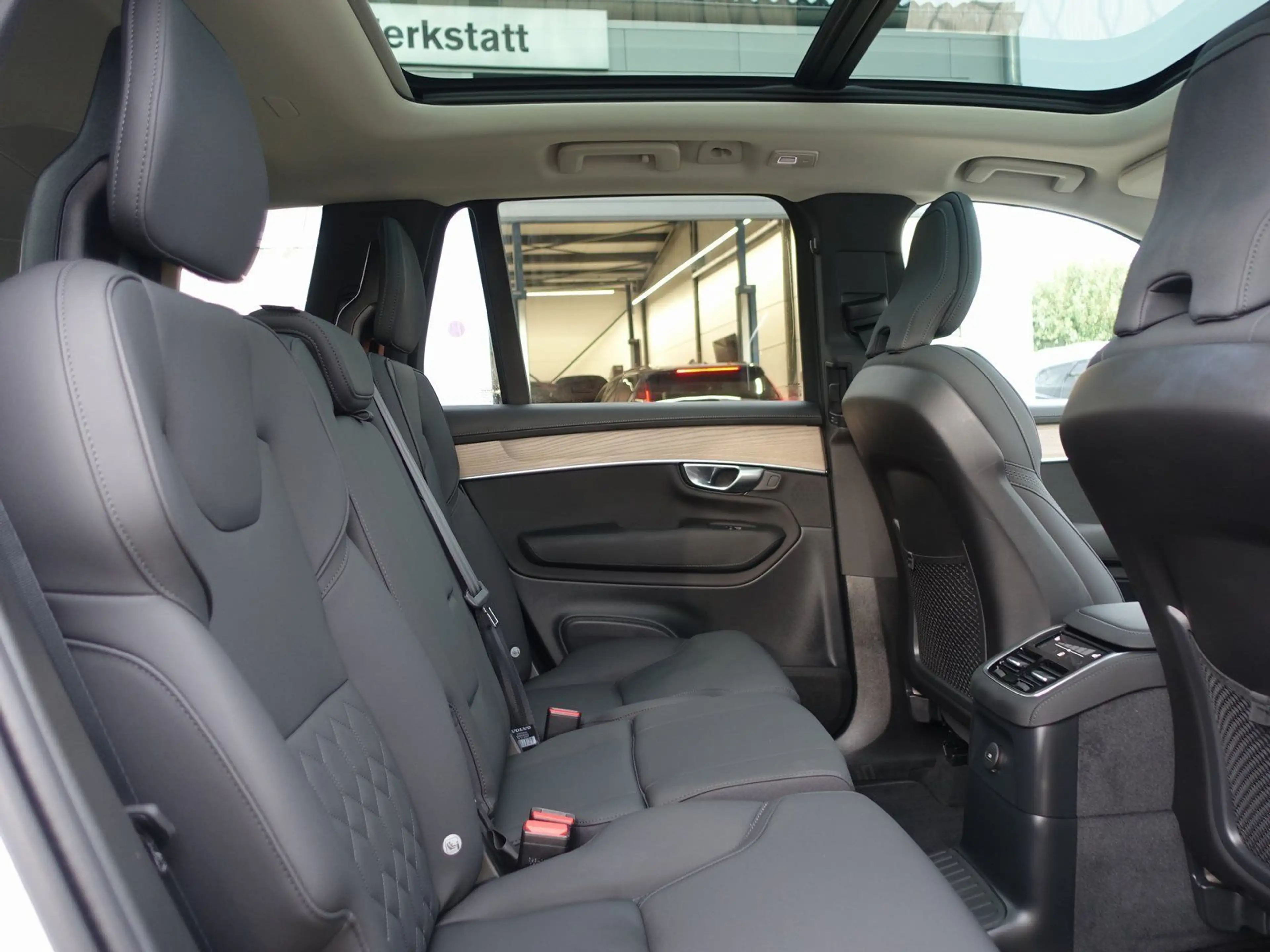 Volvo XC90 Plus T8 AWD Plug-in Hybrid/AHK/Pano/H&K — photo 9