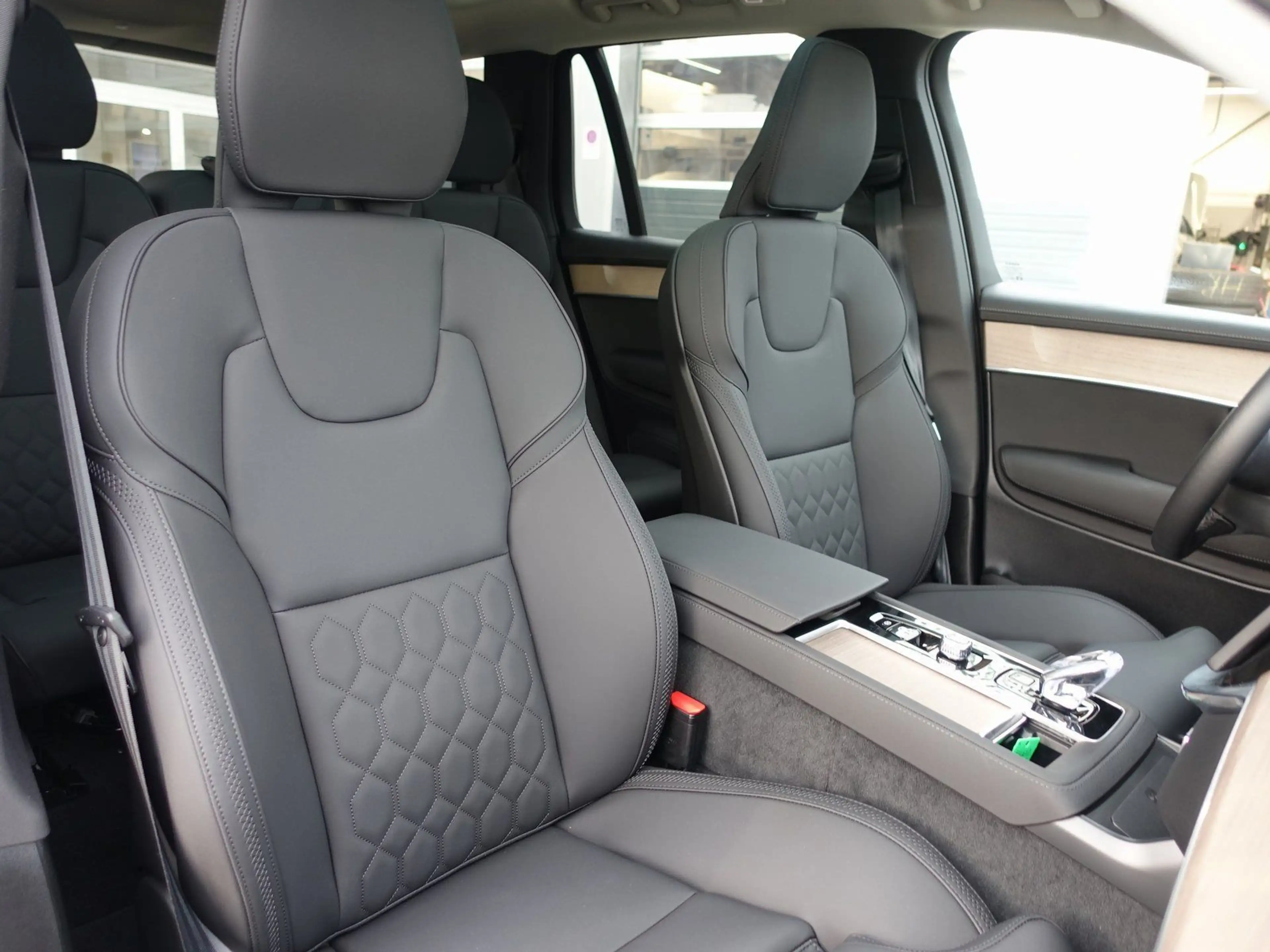 Volvo XC90 Plus T8 AWD Plug-in Hybrid/AHK/Pano/H&K — photo 8