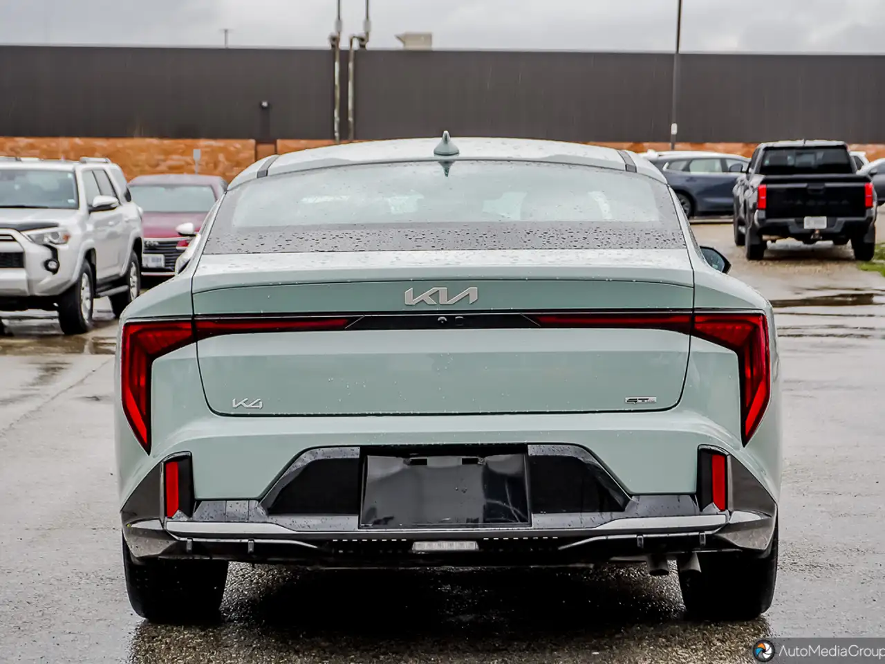 Kia K4 снимка Kia K4