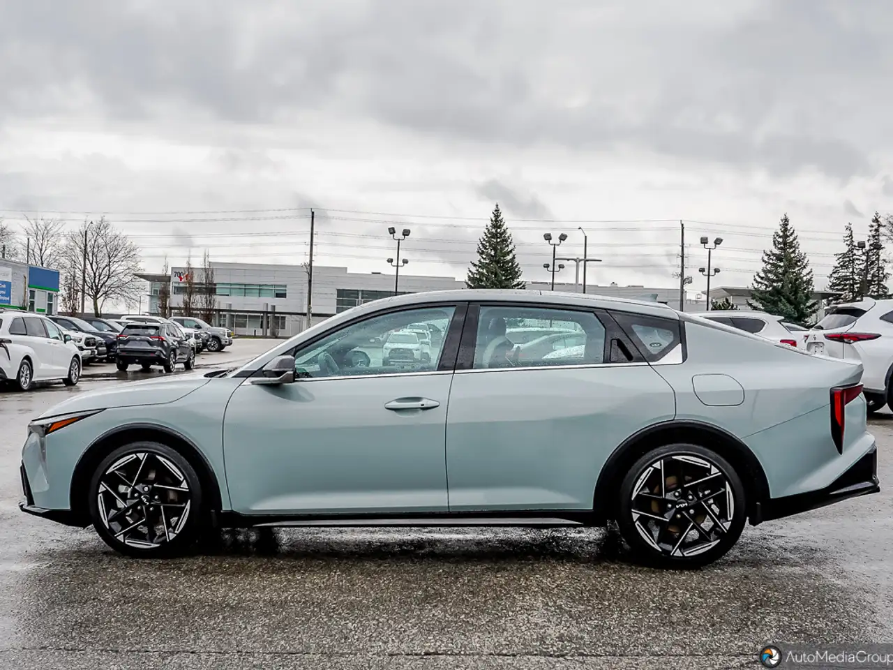 Kia K4 снимка Kia K4