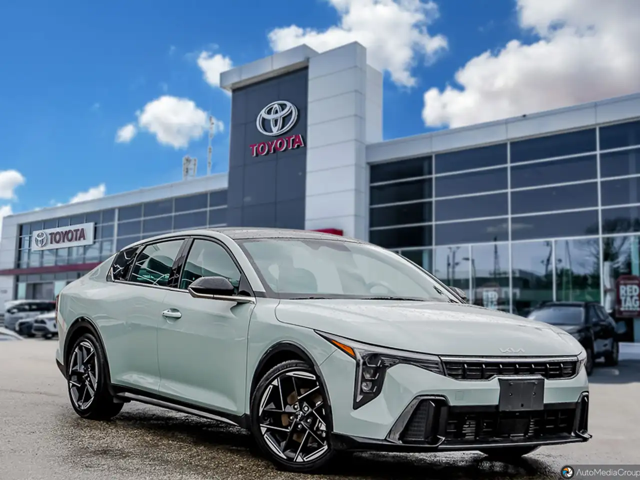 Kia K4 снимка Kia K4