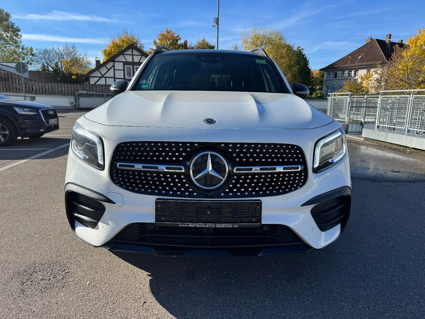 Mercedes-Benz GLB 250 4M AMG LINE PANO/AHK/360°/MEMORY Blanc - 2