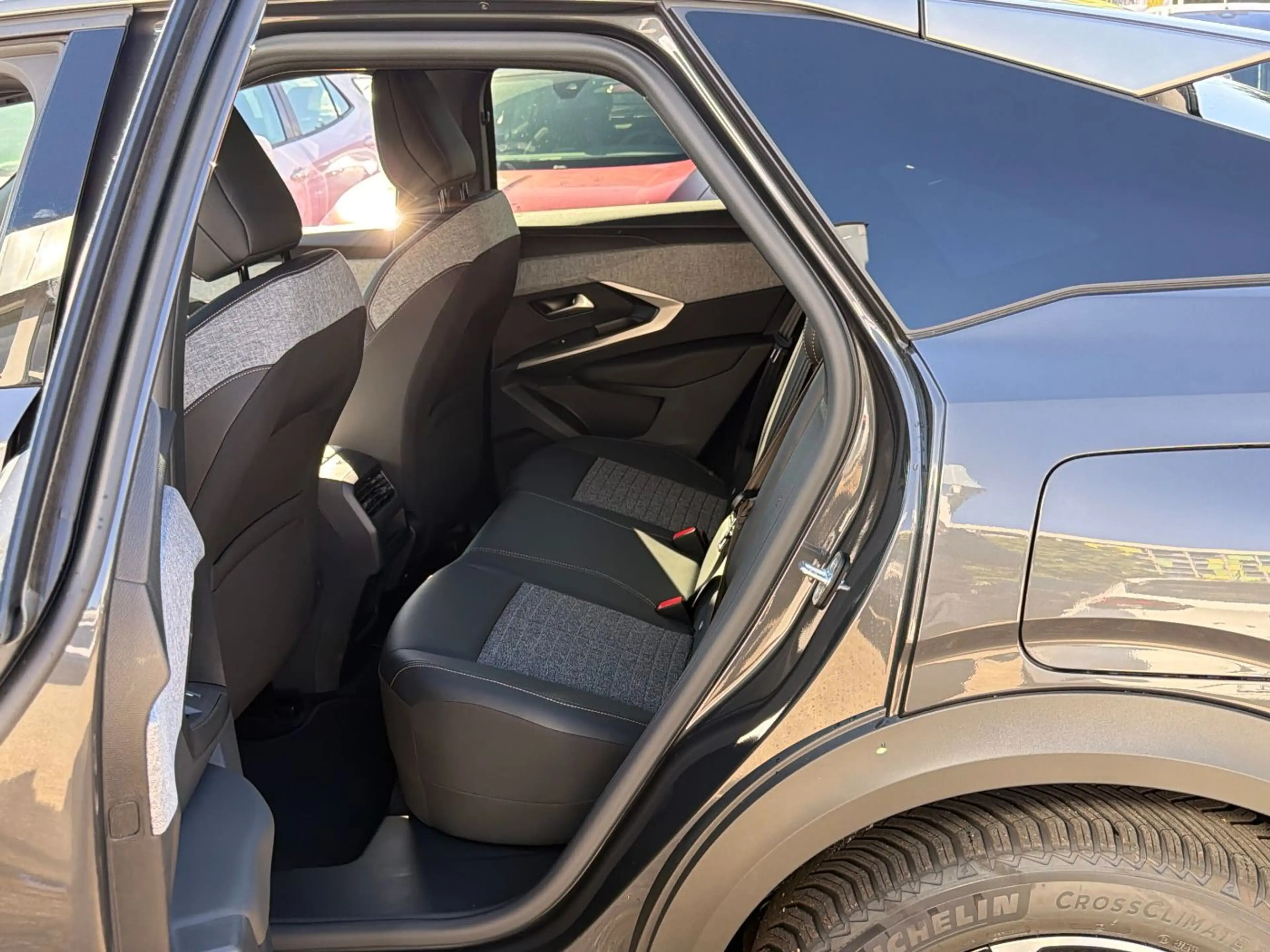 Peugeot 3008 Elektro 230 Long Range motor 2Range Allure — photo 11