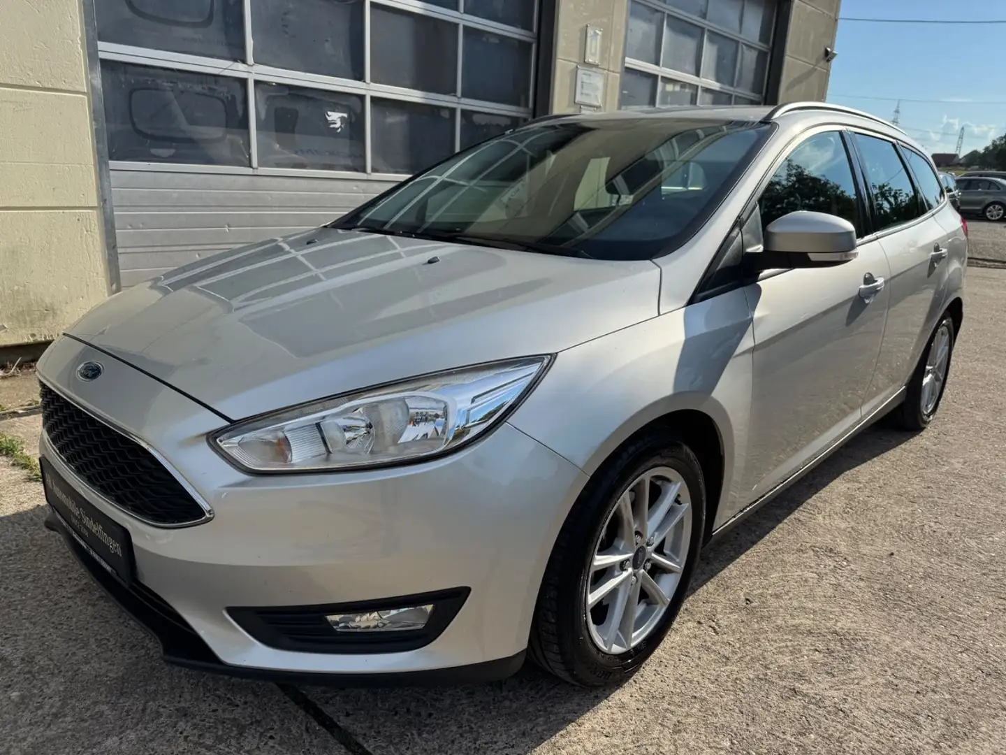 Ford Focus Turnier Business*1.HAND*NAVI*PDC* Plateado - 1