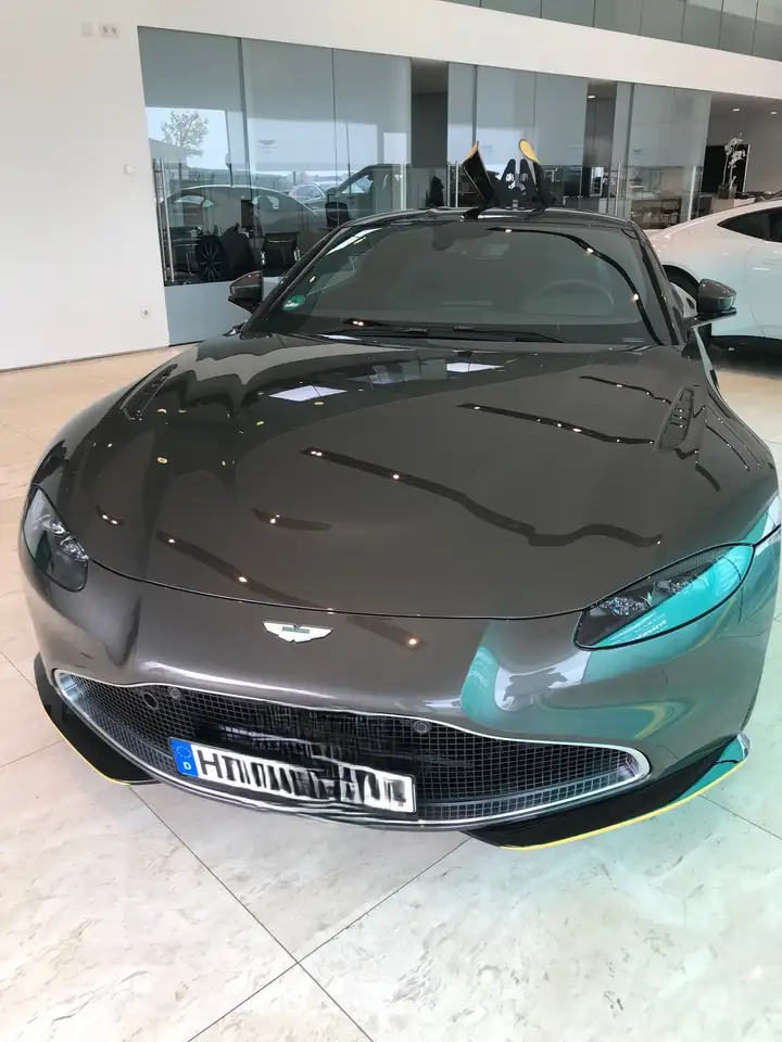 Aston Martin Vantage