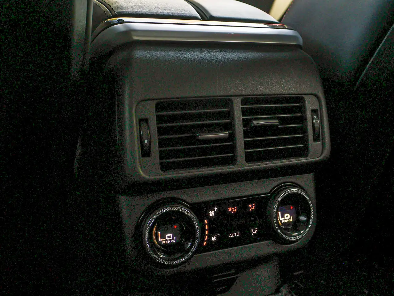 Land Rover Range Rover Velar снимка Land Rover Range Rover Velar