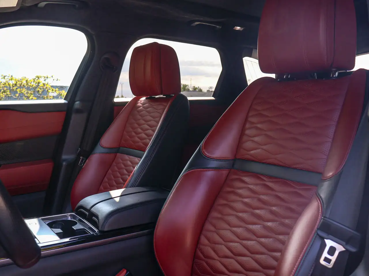 Land Rover Range Rover Velar снимка Land Rover Range Rover Velar