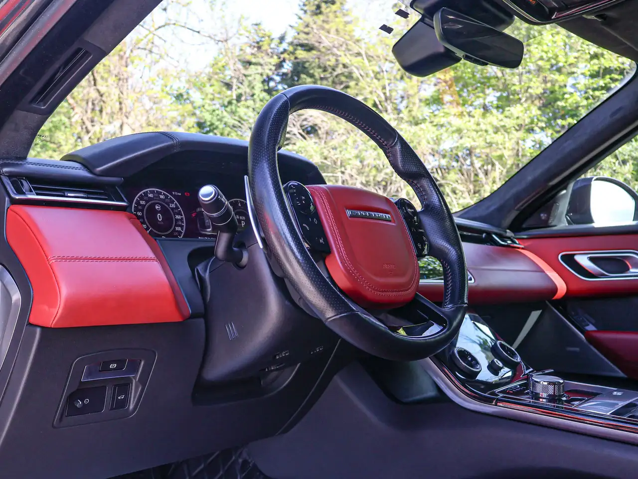 Land Rover Range Rover Velar снимка Land Rover Range Rover Velar