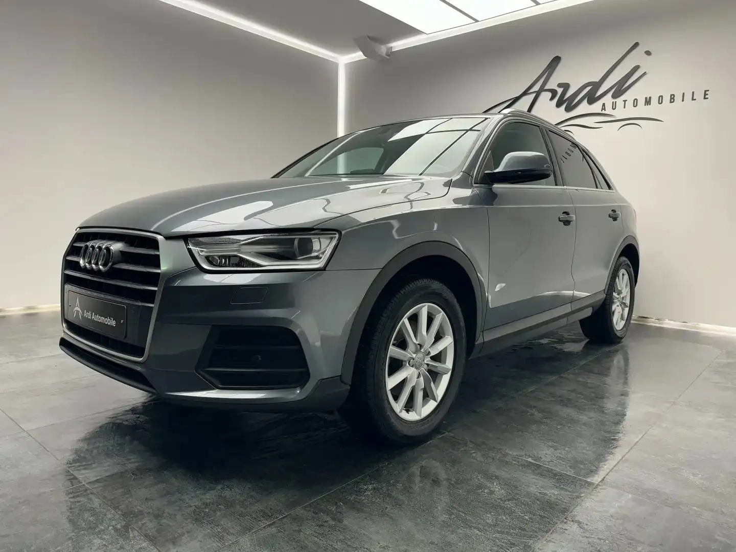 Audi Q3 2.0 TDi *GARANTIE 12 MOIS*1er PROPRIETAIRE* Grijs - 1