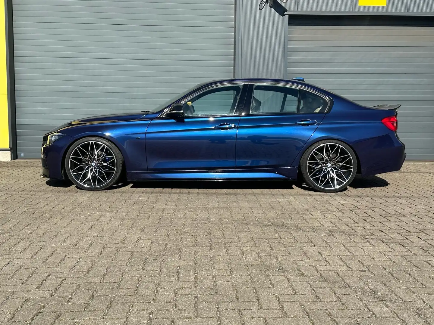 BMW 330 330i GT Aut. M Sport - 1