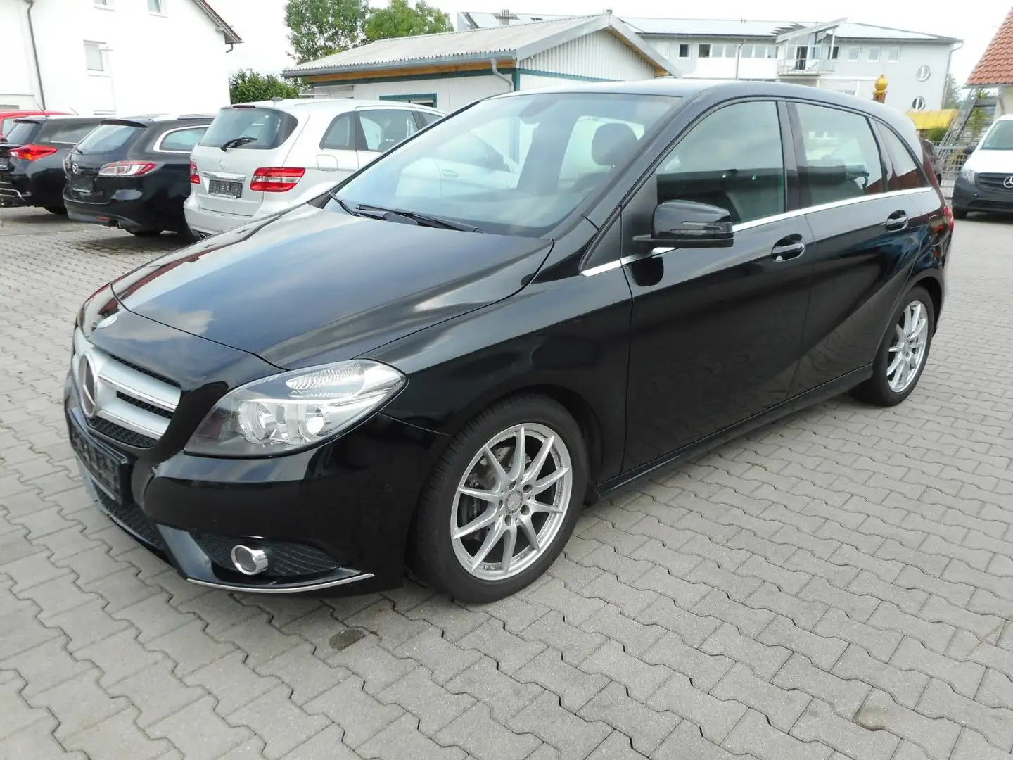 Mercedes-Benz B 180 Sportpaket Navi Teilleder PDC HU neu Чорний - 2