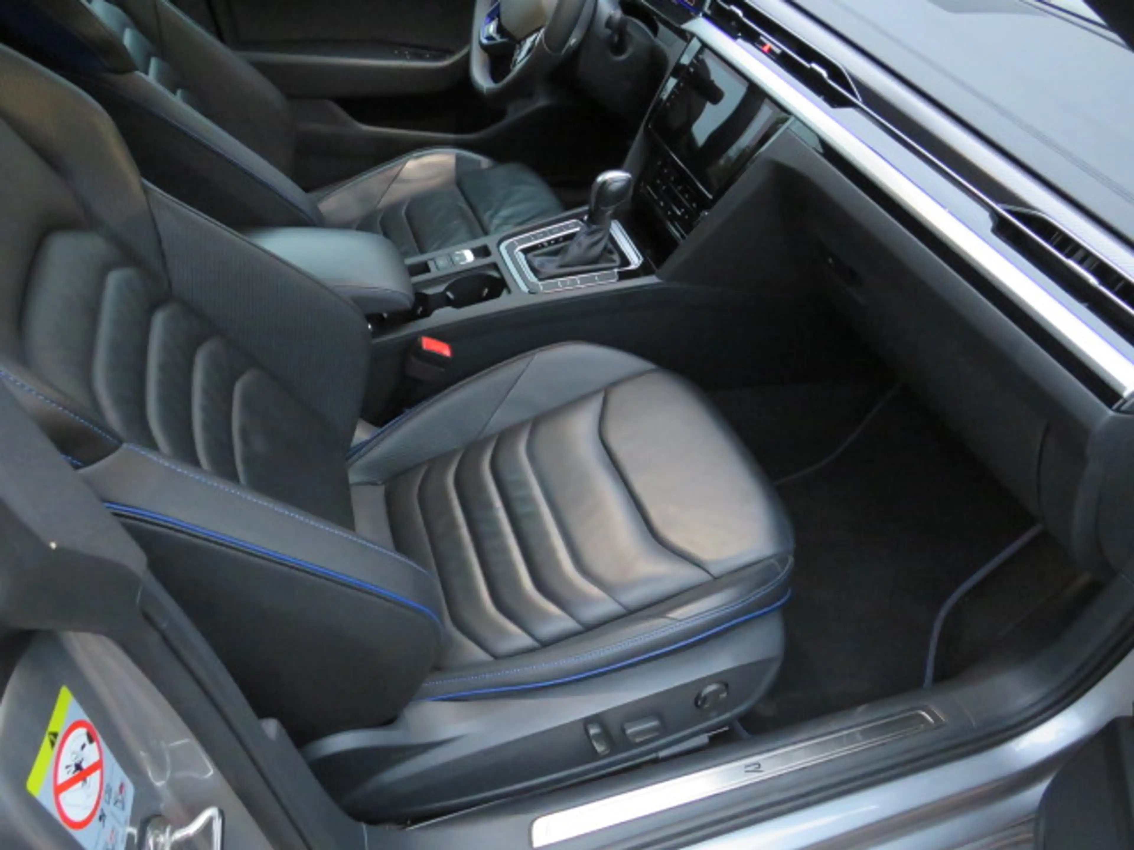 Volkswagen Arteon R 4Motion / IQ.Light / AHK — photo 7