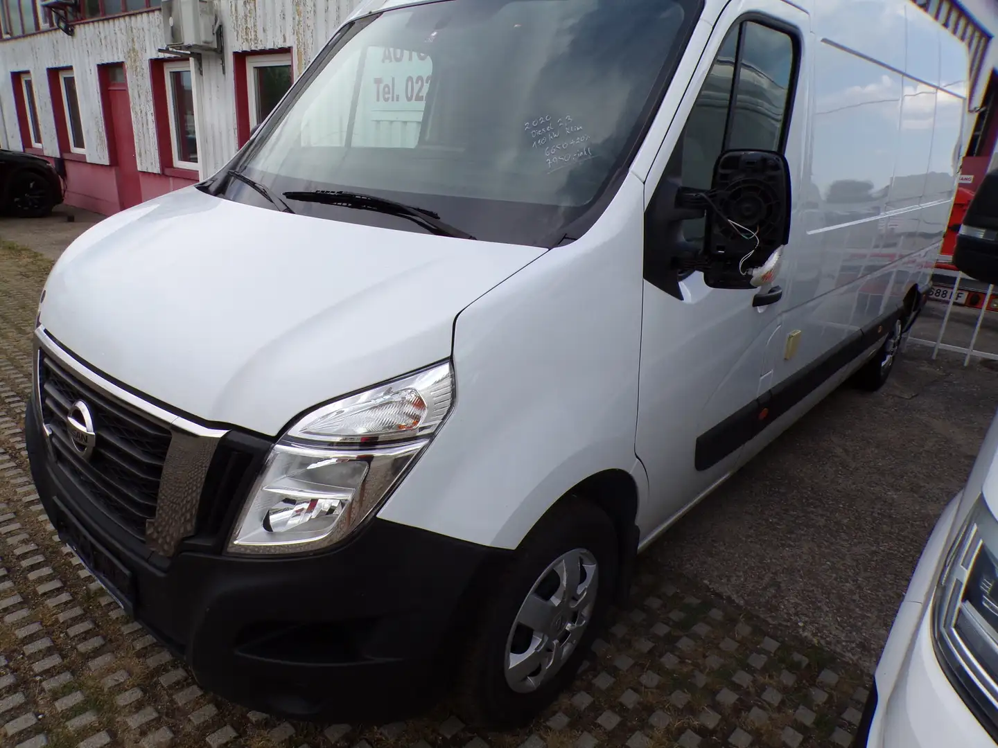 Nissan NV400 L3H2 3,5t PRO Weiß - 2