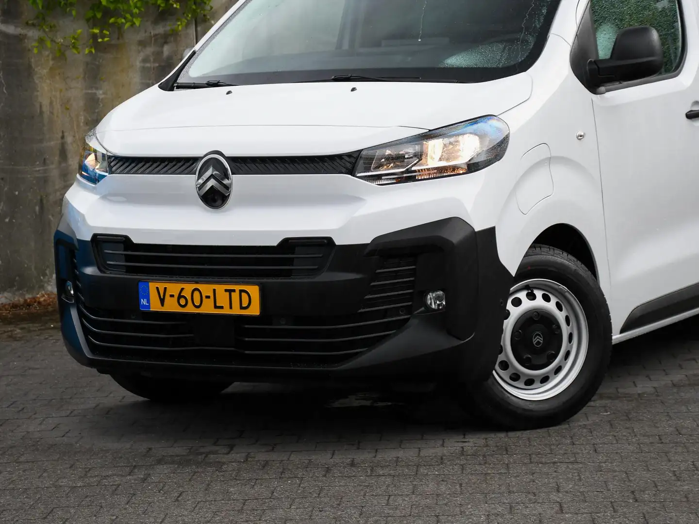 Citroen Jumpy ë-Jumpy L2H1 75kWh 136pk Automaat PDC + CAM. | DAB Wit - 2