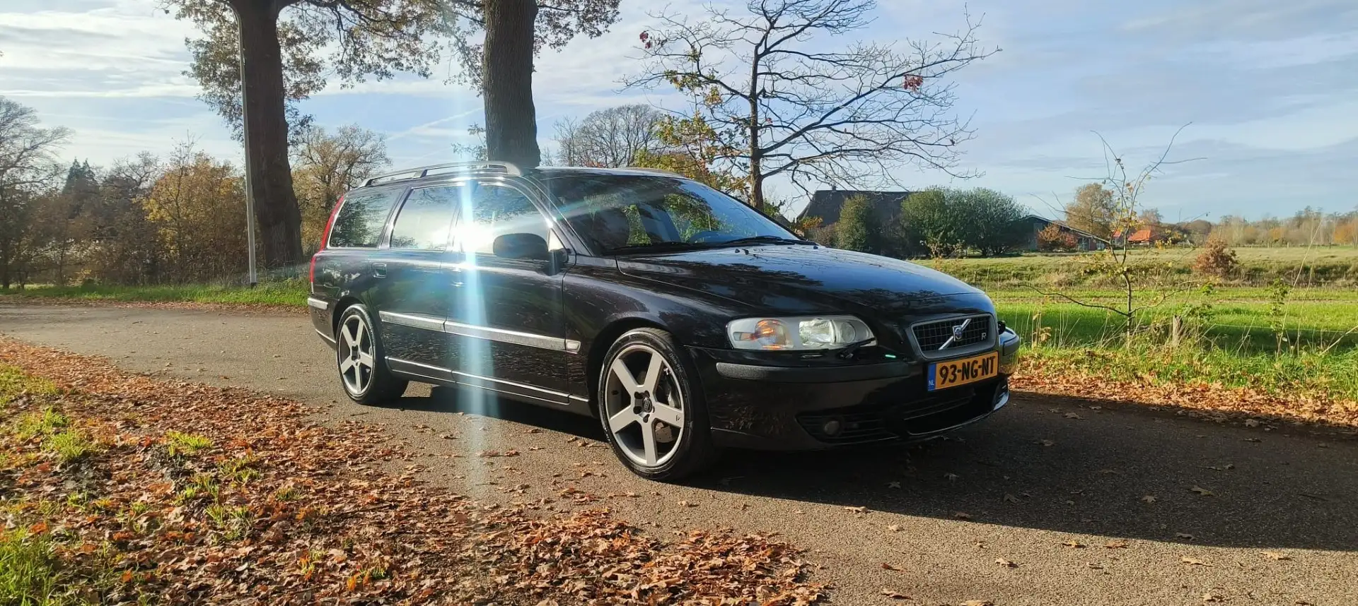 Volvo V70 2.5t AWD R atacama Zwart - 1