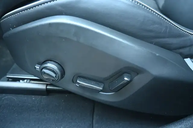 Volvo XC60 view 28