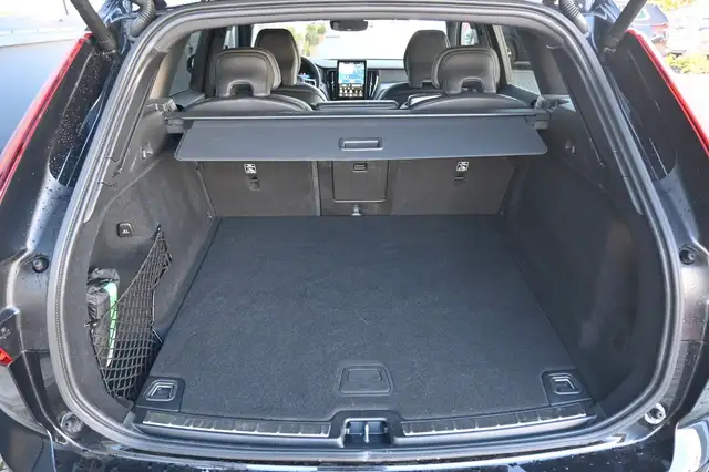 Volvo XC60 view 16
