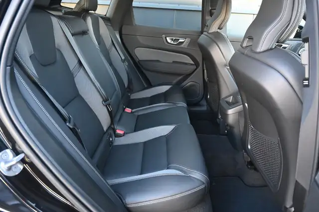 Volvo XC60 view 15