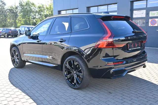 Volvo XC60 view 3