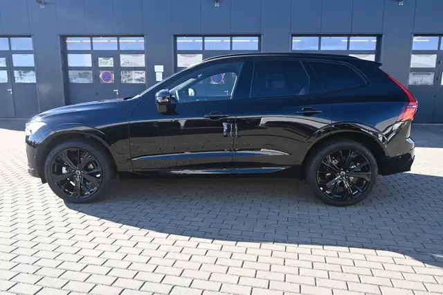 Volvo XC60 view 2