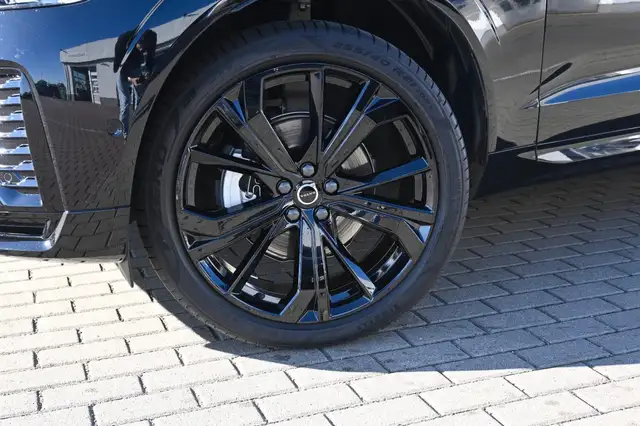 Volvo XC60 view 11