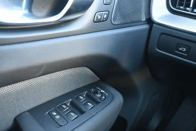 Volvo XC60 view 26