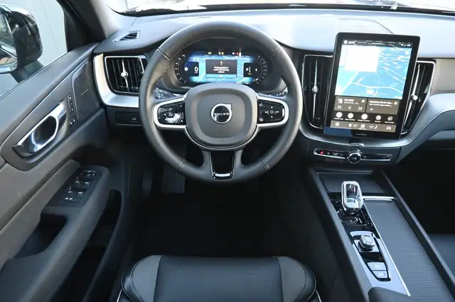Volvo XC60 view 19