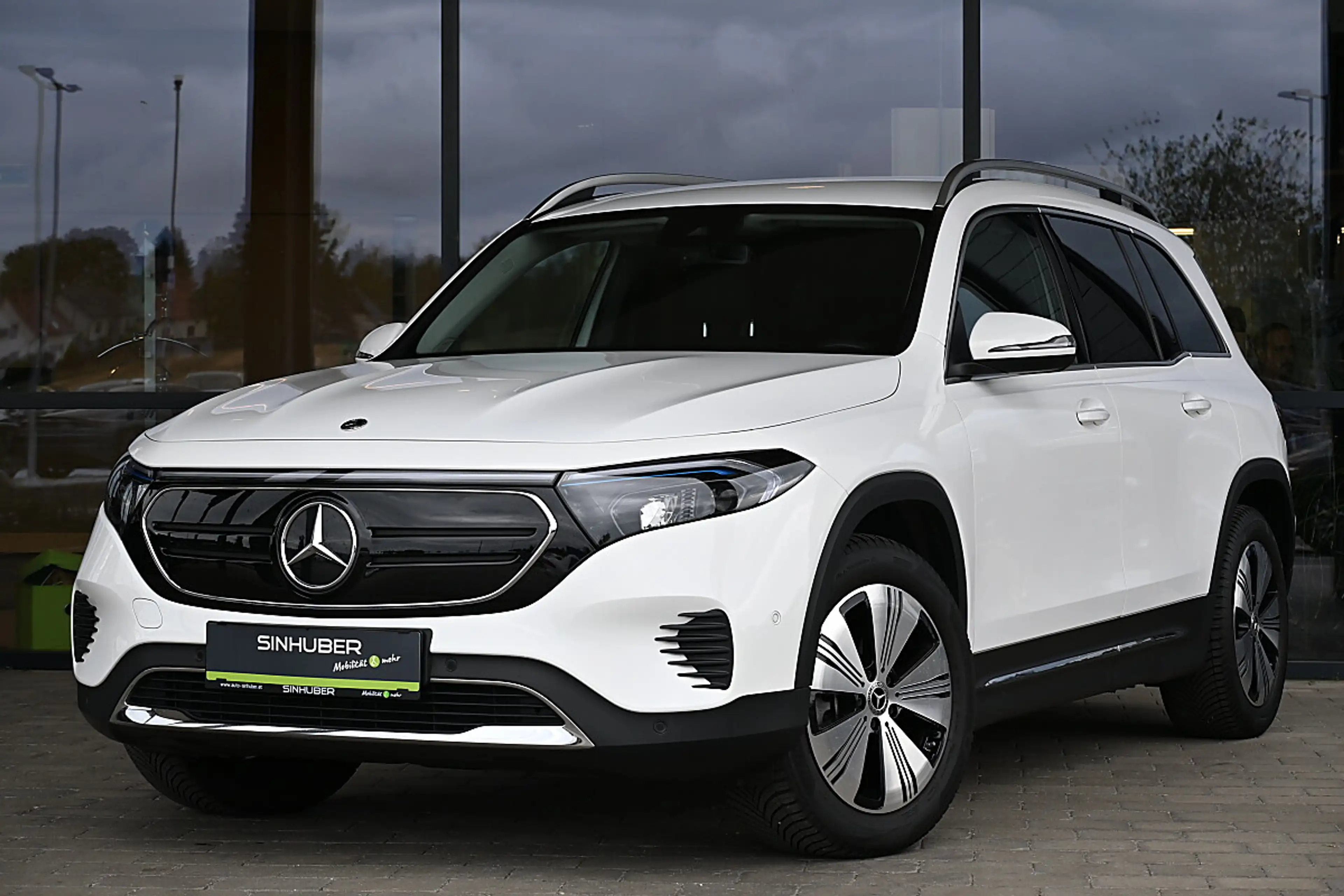 Mercedes-Benz EQB 350 4MATIC Aut. LED, Navi, Lenkradheizung, Totwinke...