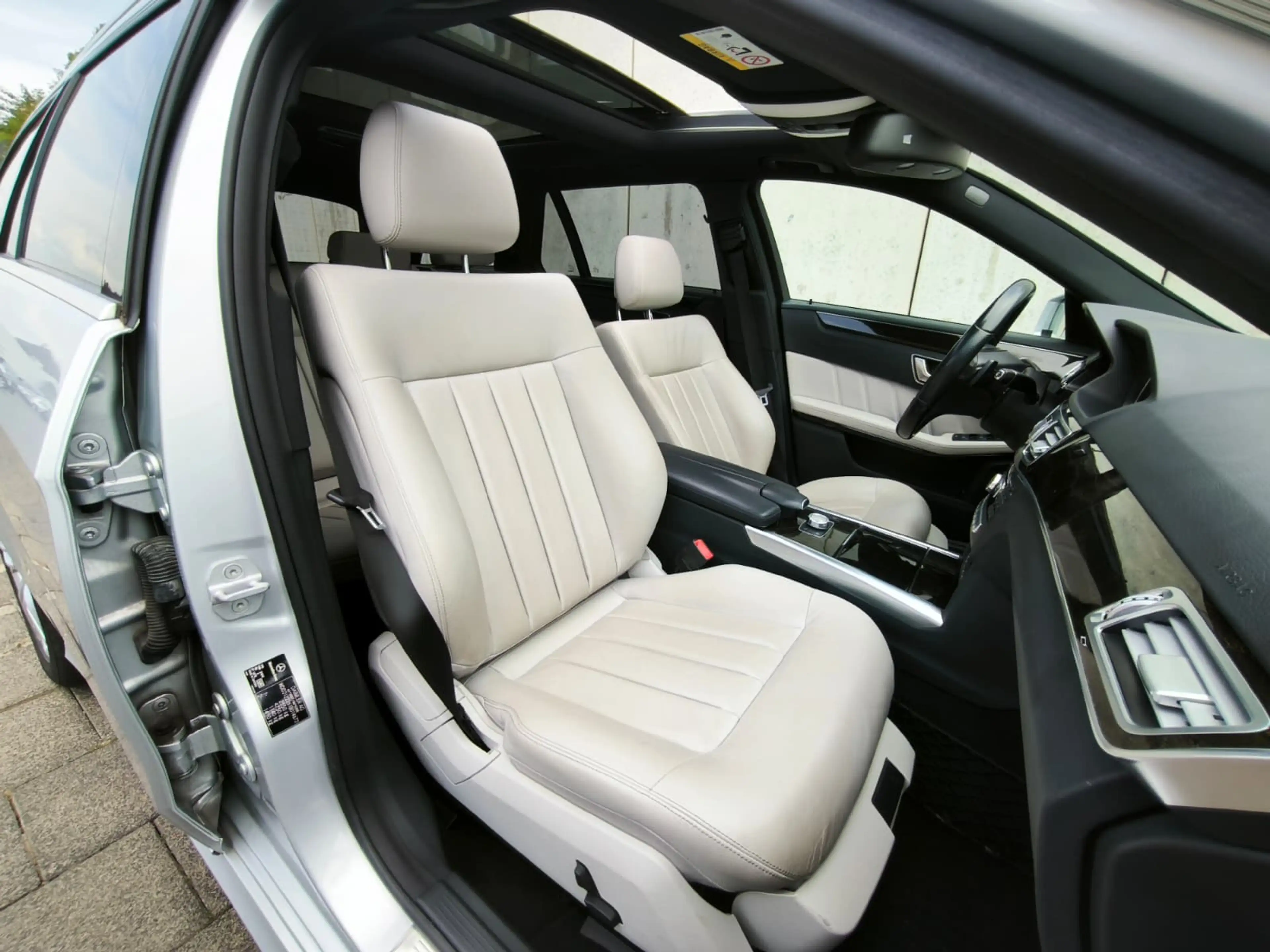 Mercedes-Benz E 350 T Bluetec 2Hd Pano Leder ILS Sportpaket — photo 9