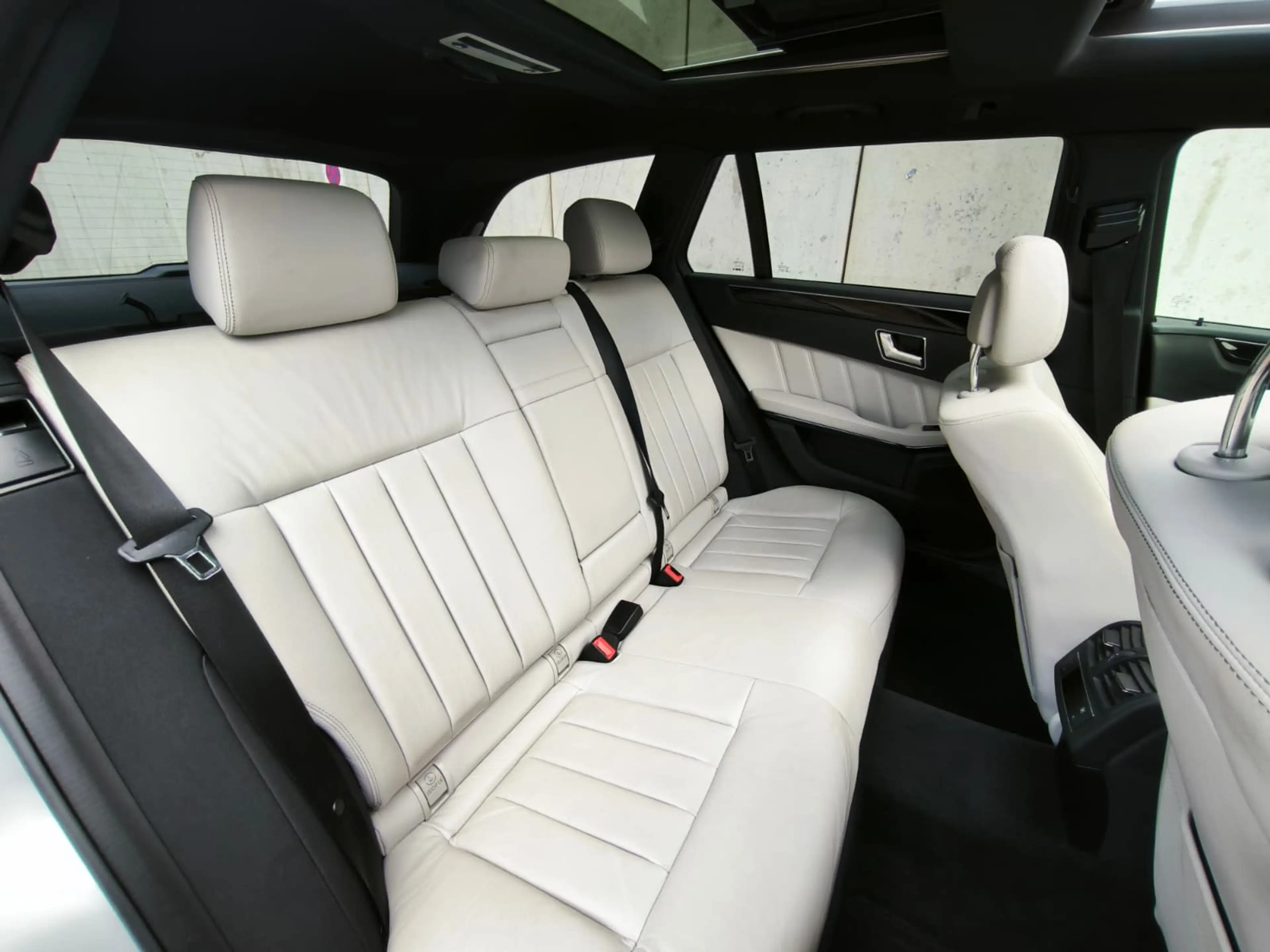 Mercedes-Benz E 350 T Bluetec 2Hd Pano Leder ILS Sportpaket — photo 8
