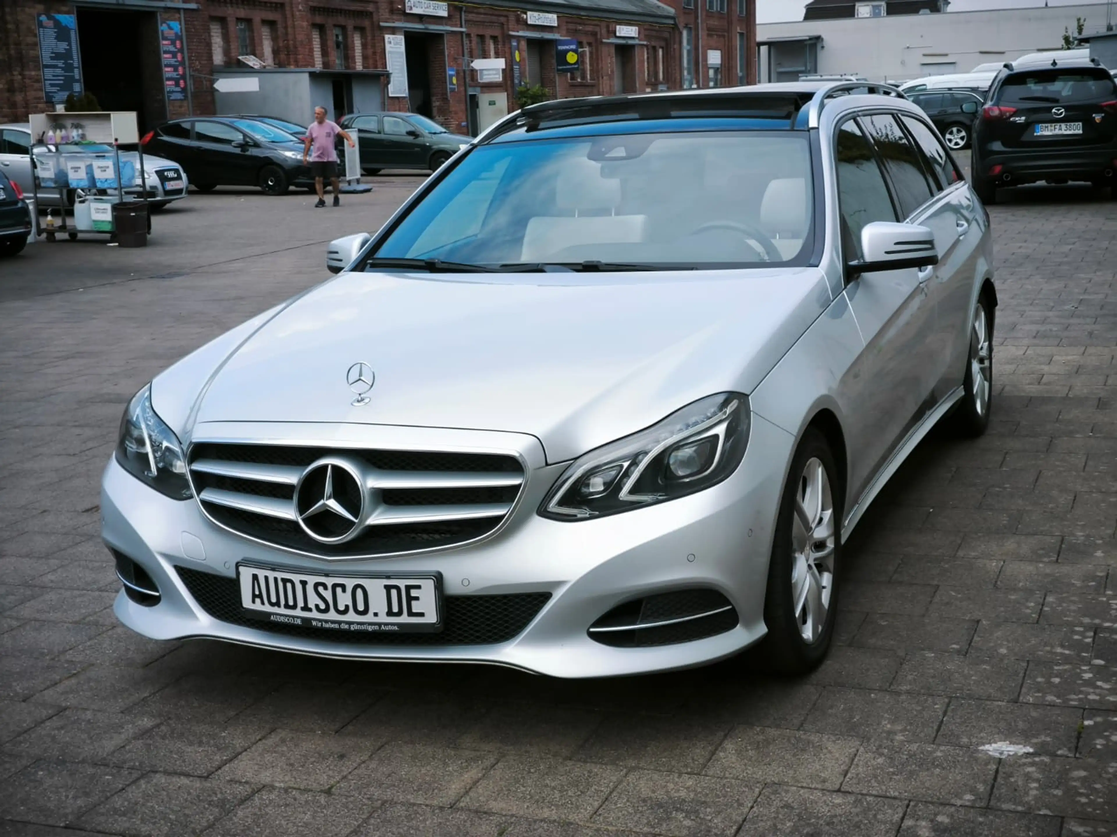 Mercedes-Benz E 350 T Bluetec 2Hd Pano Leder ILS Sportpaket — photo 3