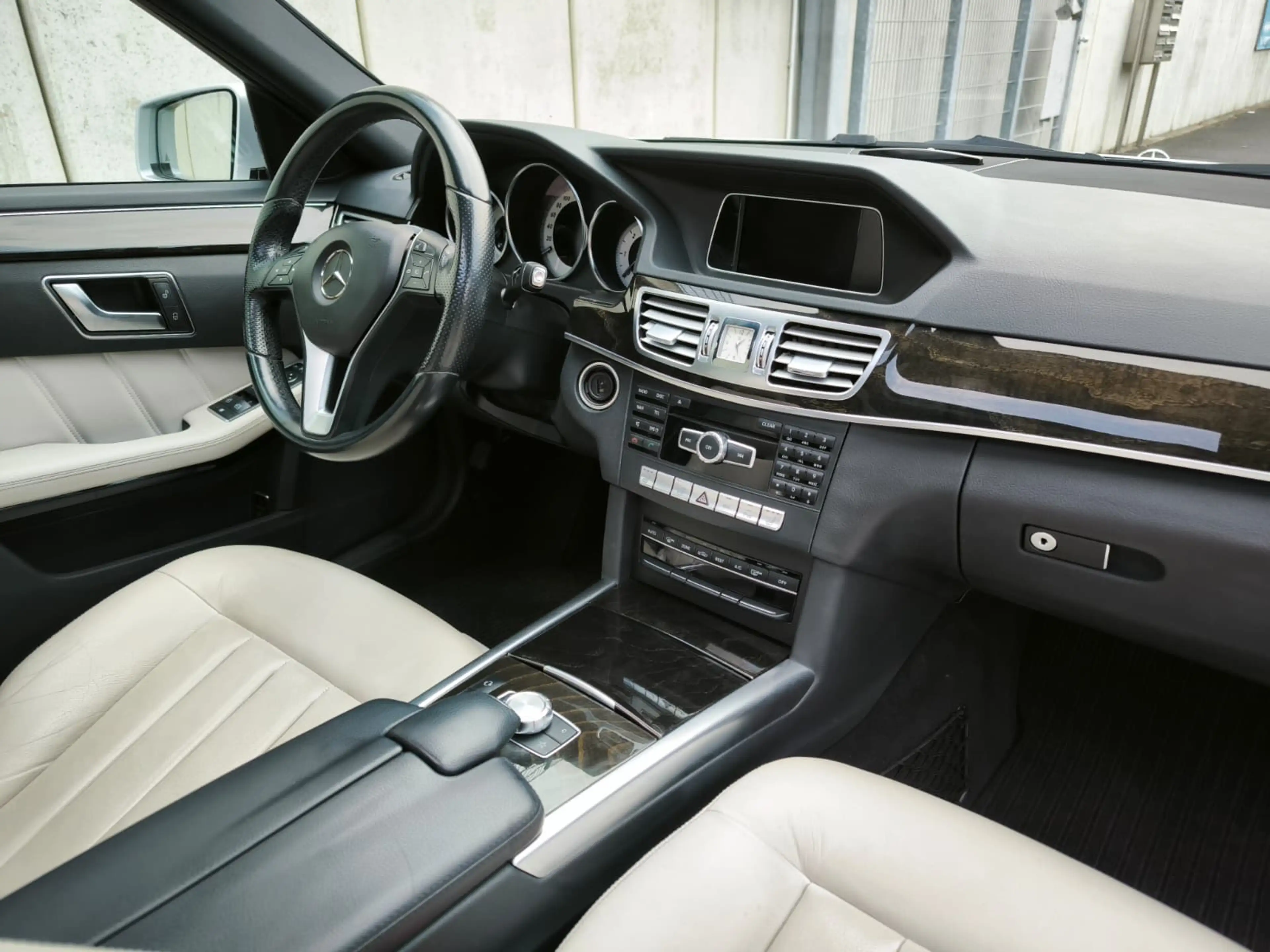 Mercedes-Benz E 350 T Bluetec 2Hd Pano Leder ILS Sportpaket — photo 10