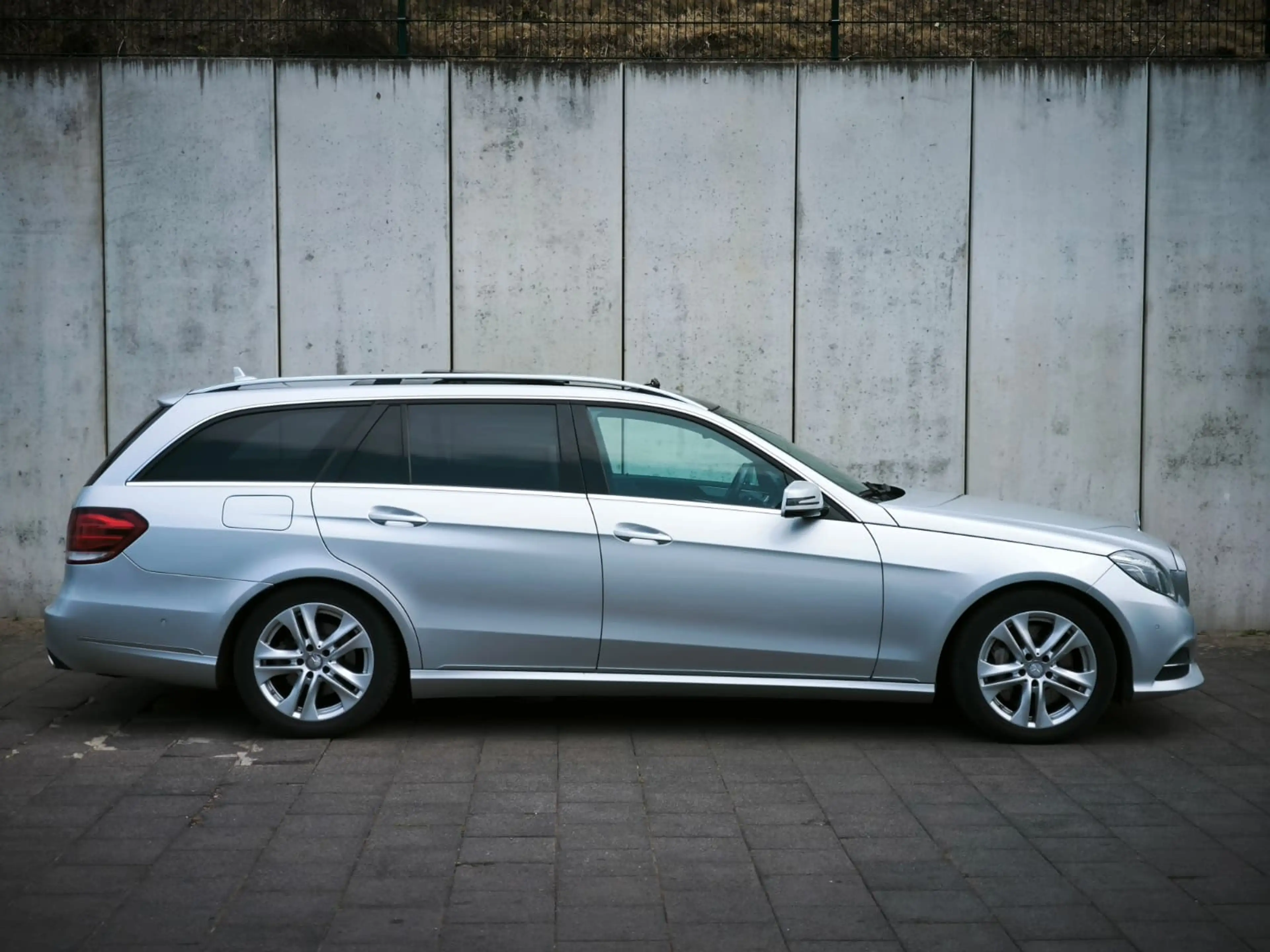 Mercedes-Benz E 350 T Bluetec 2Hd Pano Leder ILS Sportpaket — photo 15