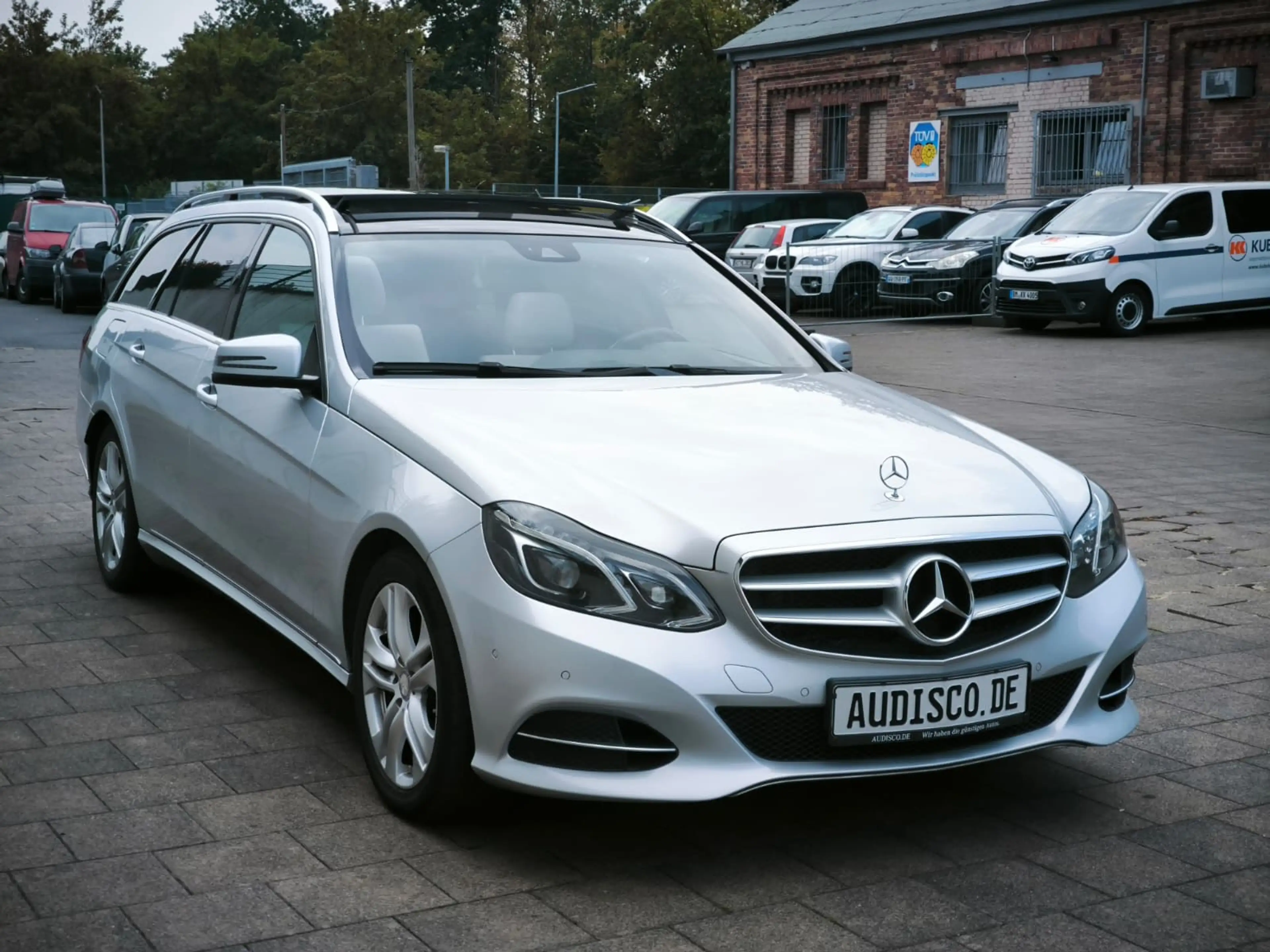 Mercedes-Benz E 350 T Bluetec 2Hd Pano Leder ILS Sportpaket — photo 7