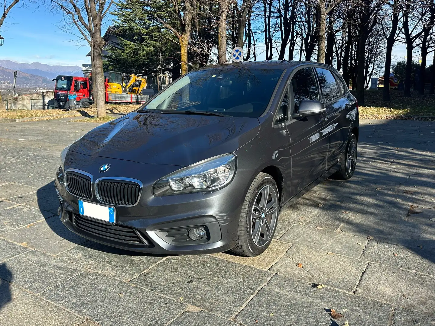 BMW 218 d Active Tourer Advantage auto Grigio - 1