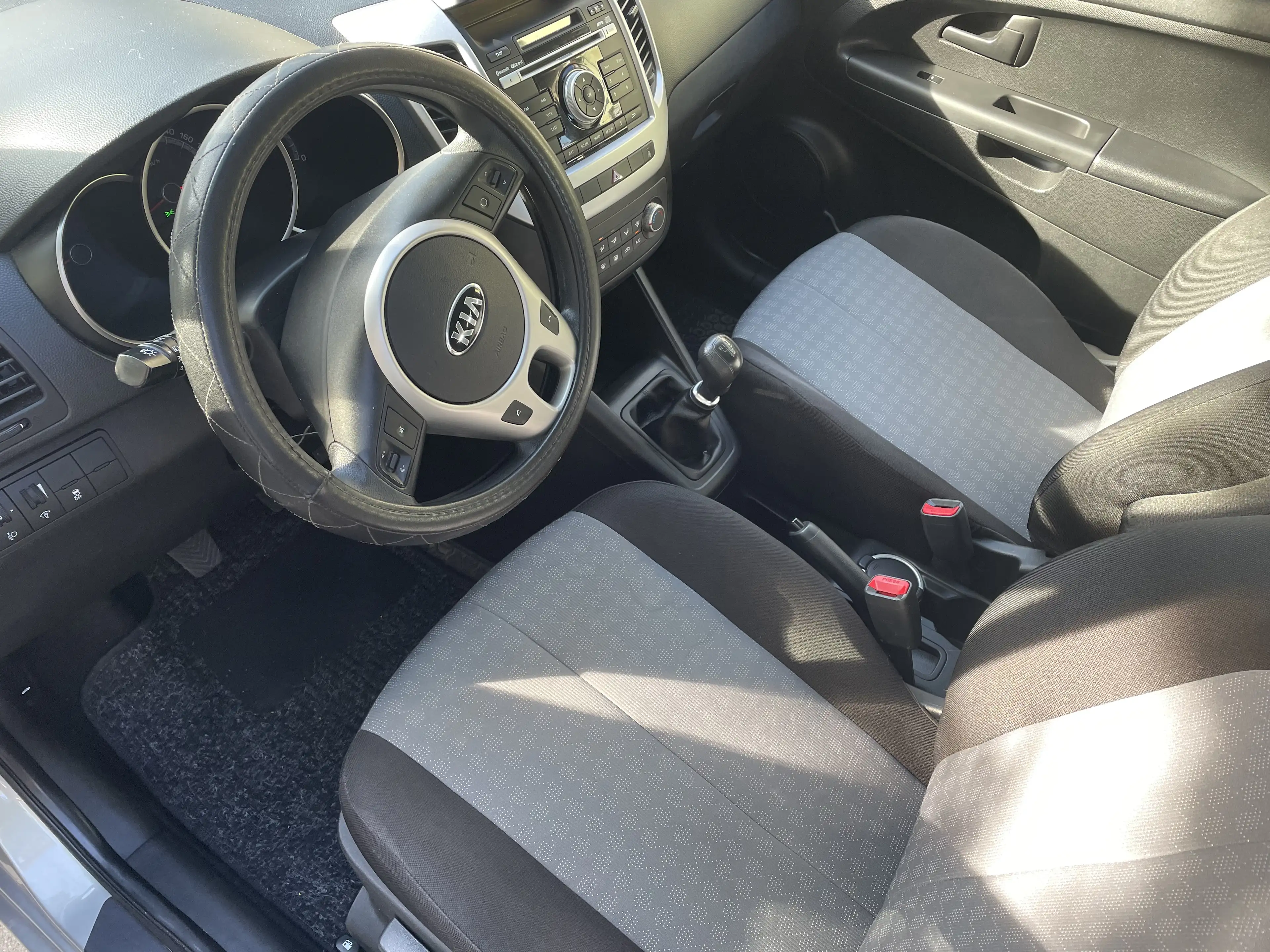 Kia Venga Venga 1.4 CVVT — photo 14