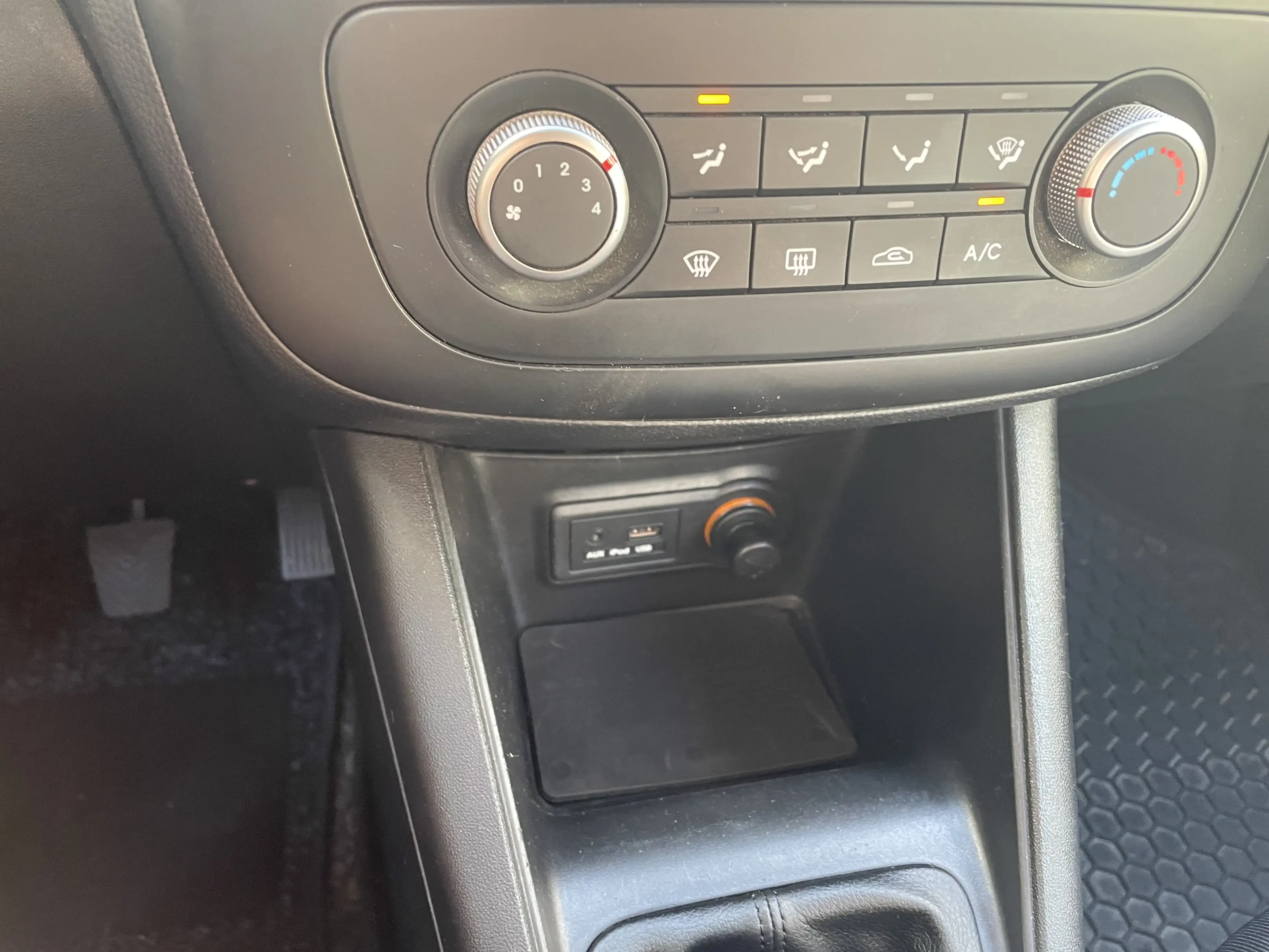 Kia Venga Venga 1.4 CVVT — photo 19