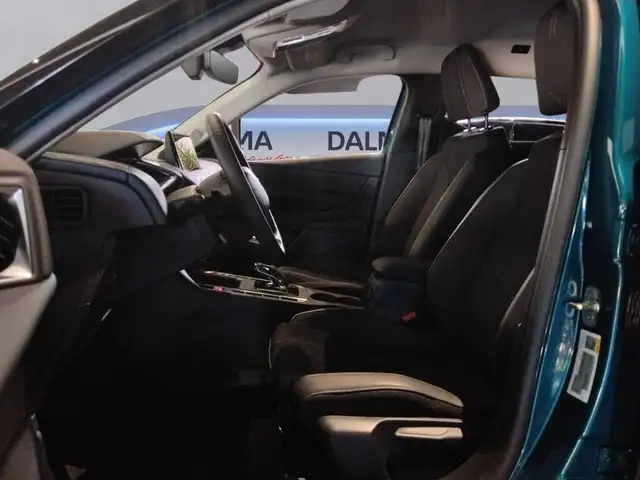 DS Automobiles DS 3 view 10