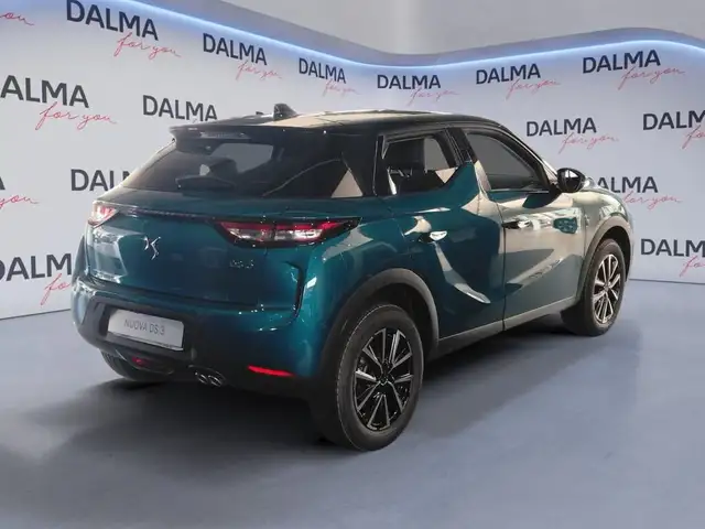 DS Automobiles DS 3 view 5