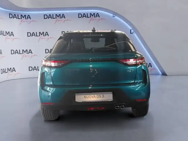 DS Automobiles DS 3 view 4