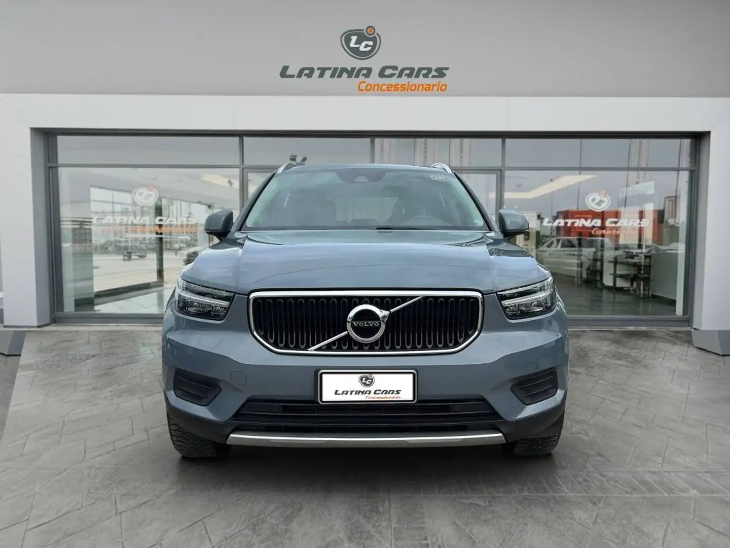 Volvo XC40 1.5 t3 Inscription 163cv auto Con CARPLAY Grigio - 2