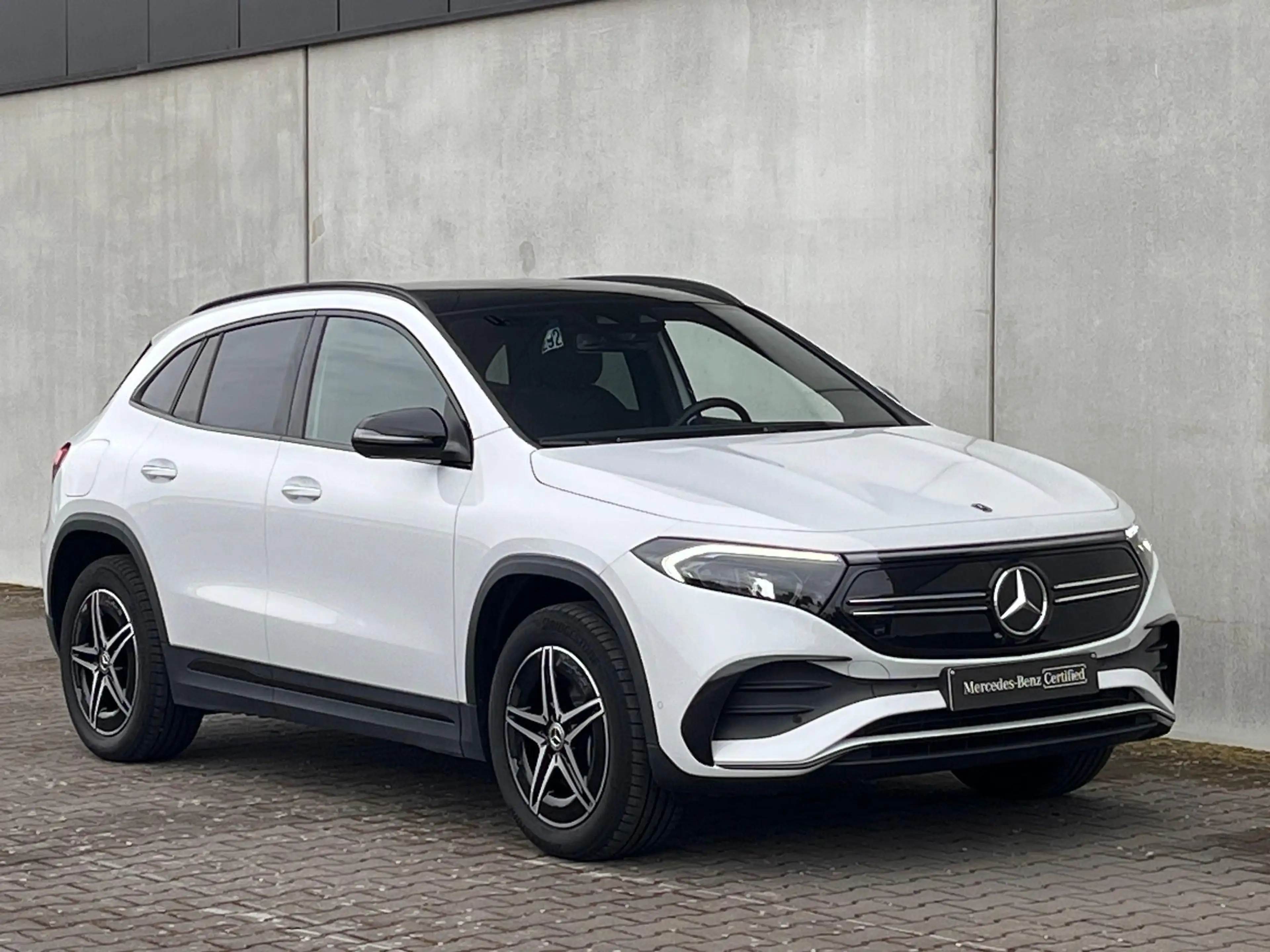 Mercedes-Benz EQA 350 4MATIC AMG/Pano — photo 4