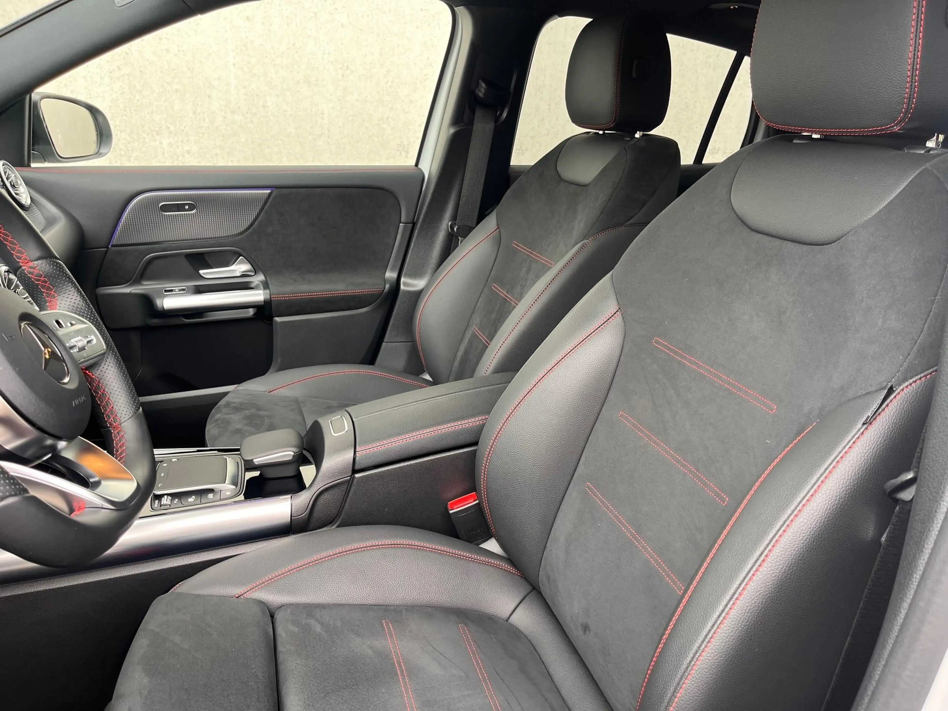 Mercedes-Benz EQA 350 4MATIC AMG/Pano — photo 11