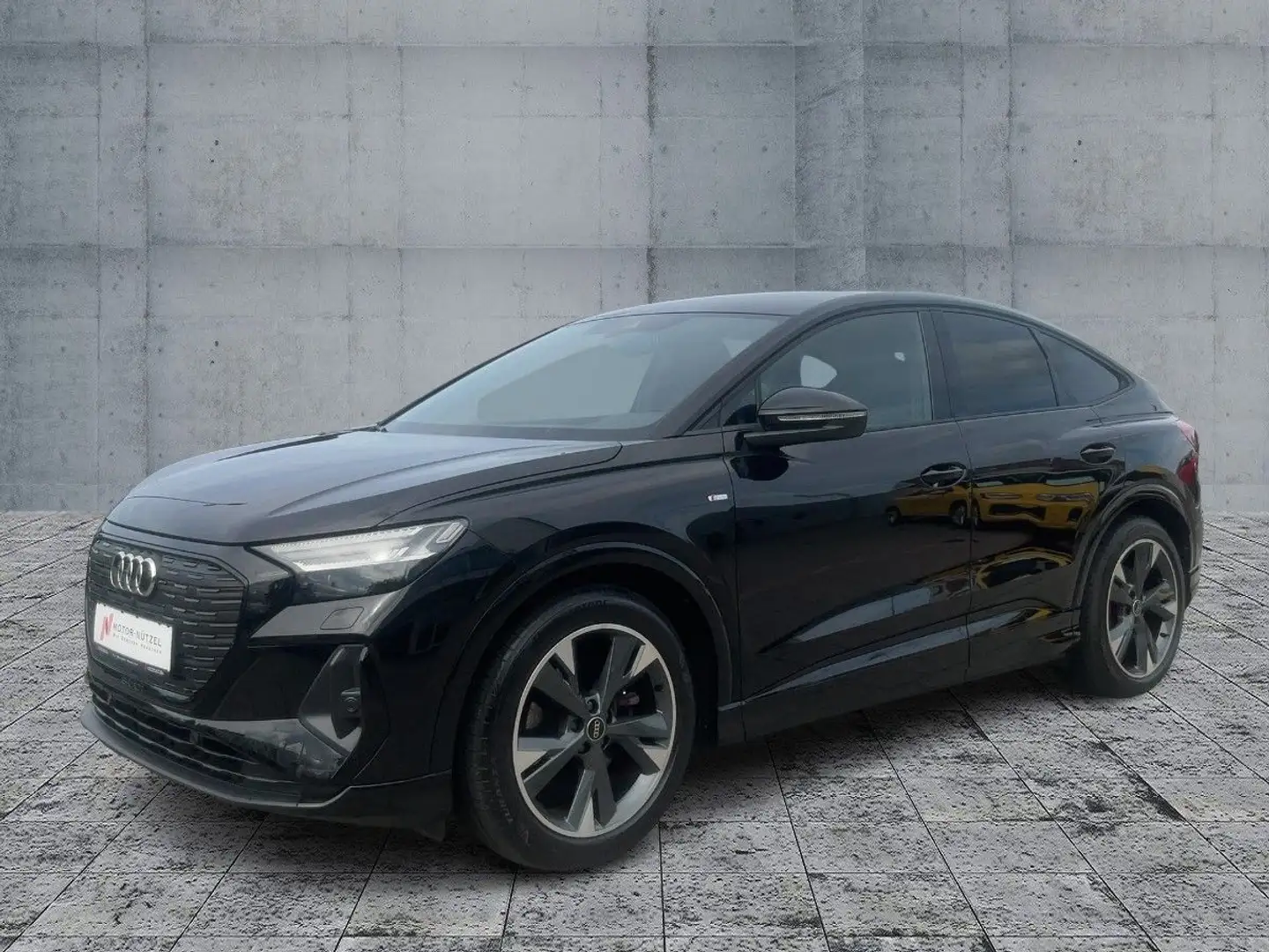 Audi Q4 e-tron 35 S-LINE MATRIX+NAV+RFK+ACC Zwart - 2