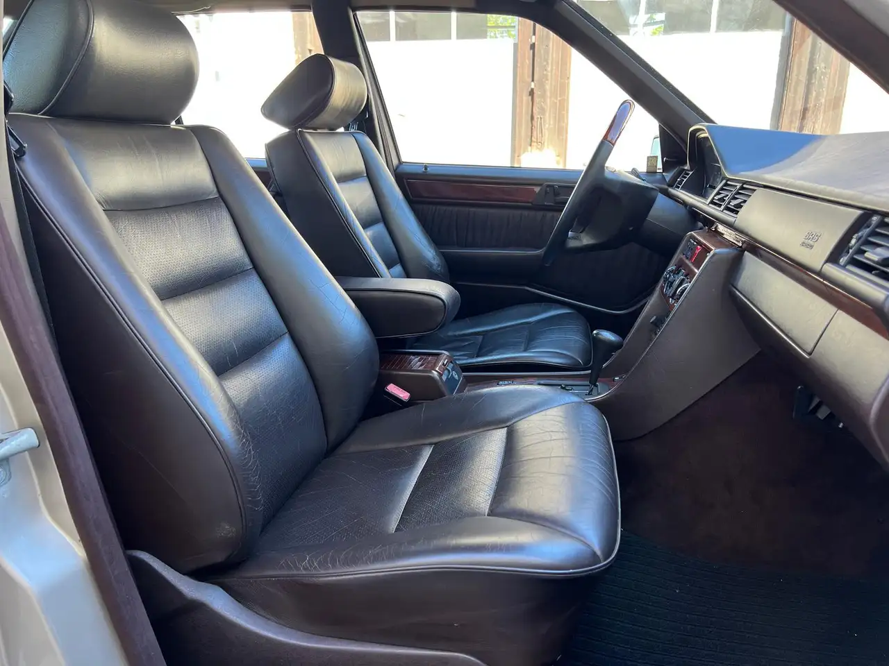 Mercedes-Benz 300 E W124 Oldtimer 18" AMG | DAB | LEDER | SHZ, foto 7
