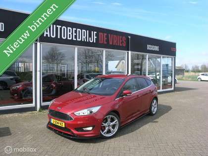 Ford Focus 1.5 Red Edition ST-Line Xenon/18Inch/Winterpakket