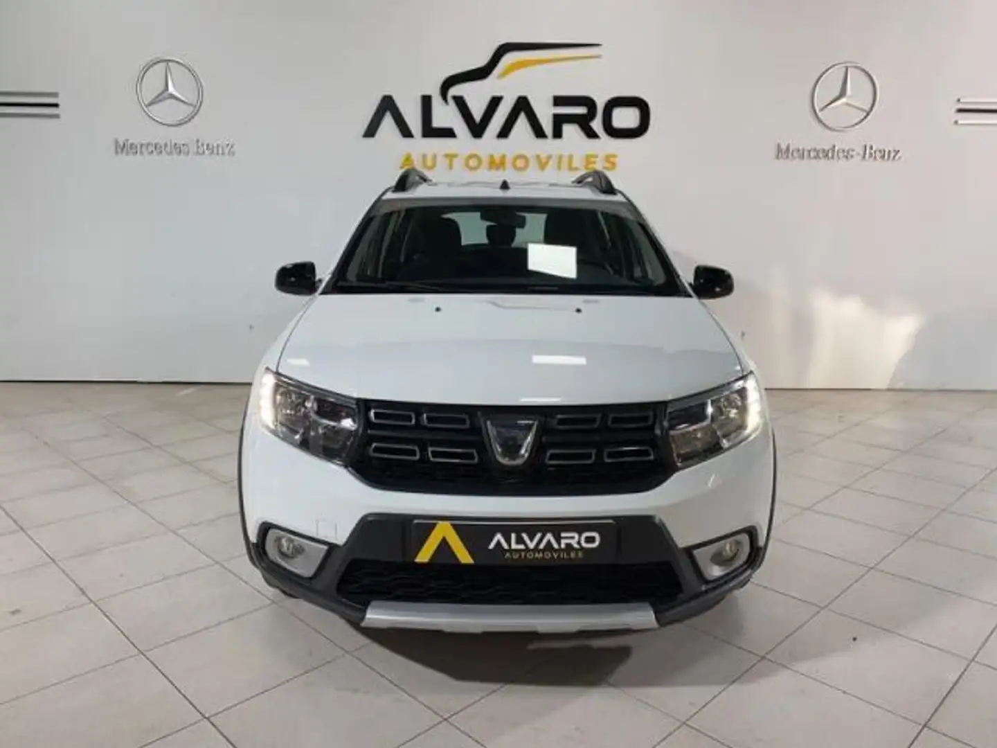 Dacia Sandero Stepway Blue dCi 70 kW (95 CV) Blanc - 2